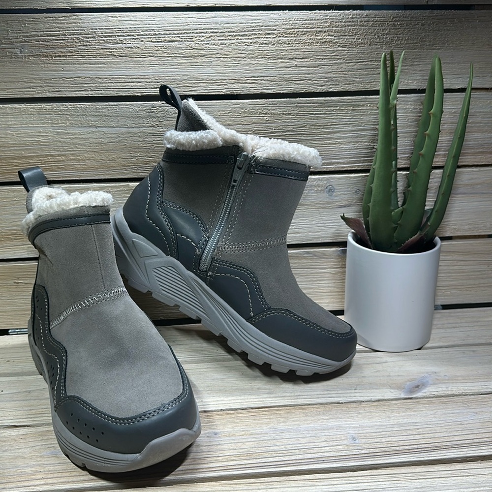 Earth Journey Verve Medium Gray Women’s Boots Size 6M